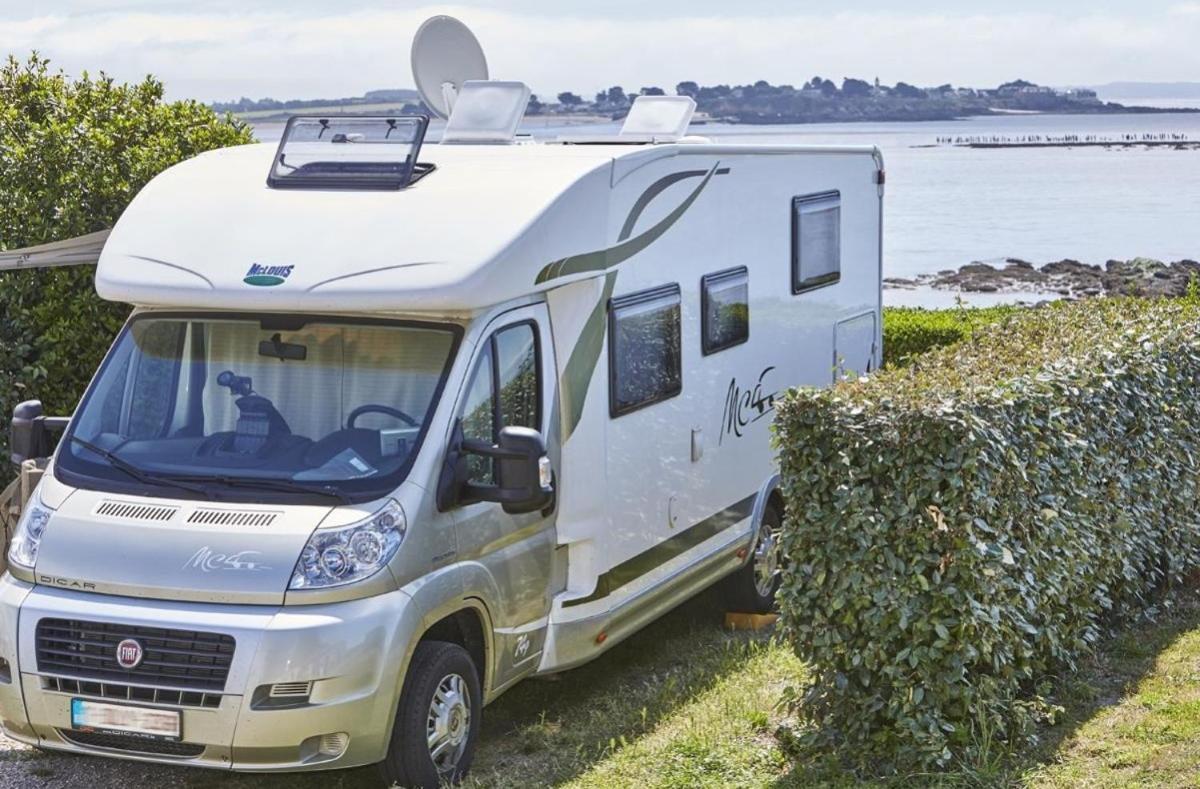 Aire De Camping Car, Caravane, Tente Emplacement Nu Avec Electricite Petit Camping Hotel Plestin les Greves Bagian luar foto